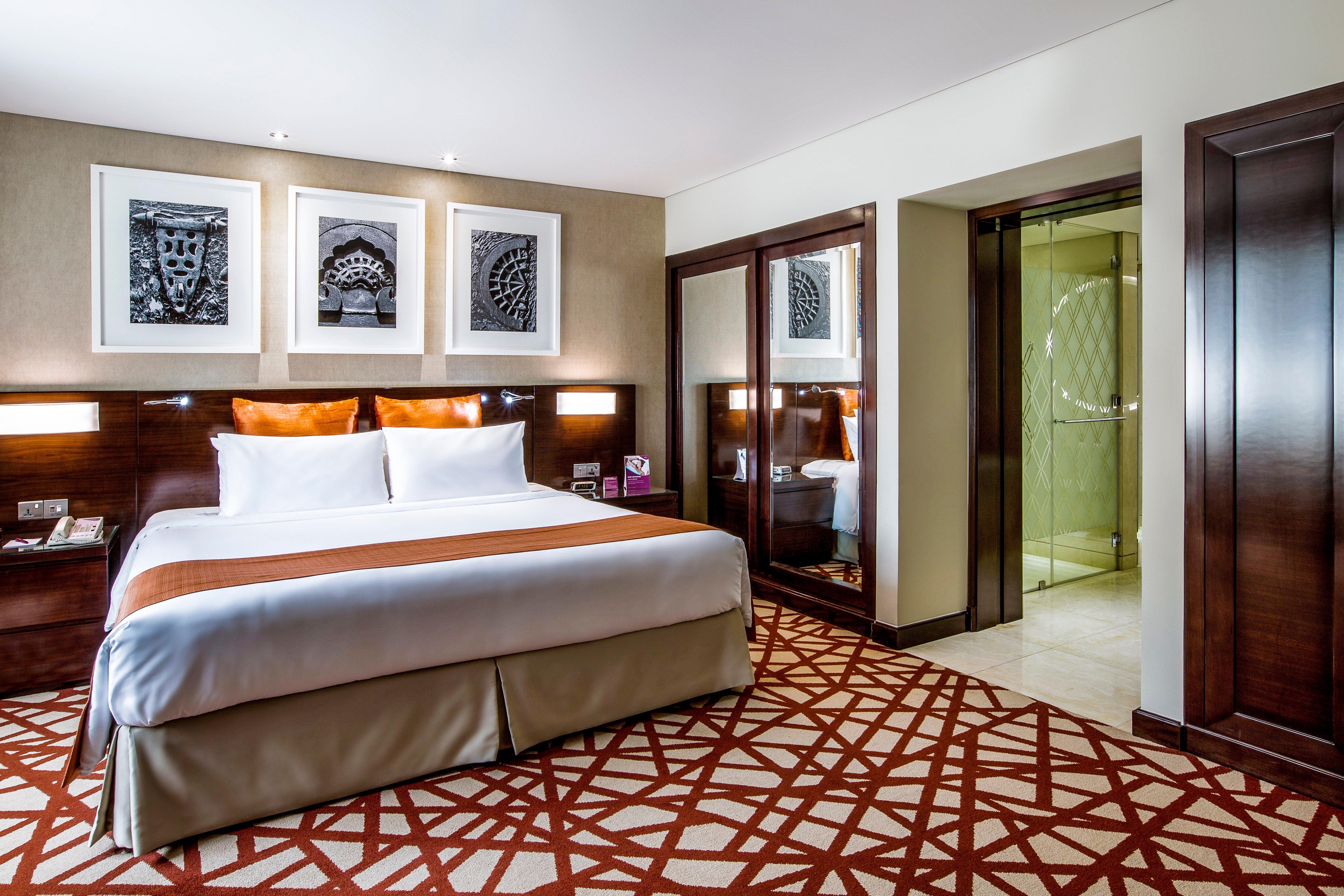Crowne Plaza Dubai Deira By Ihg Hotell Eksteriør bilde A bedroom at the hotel