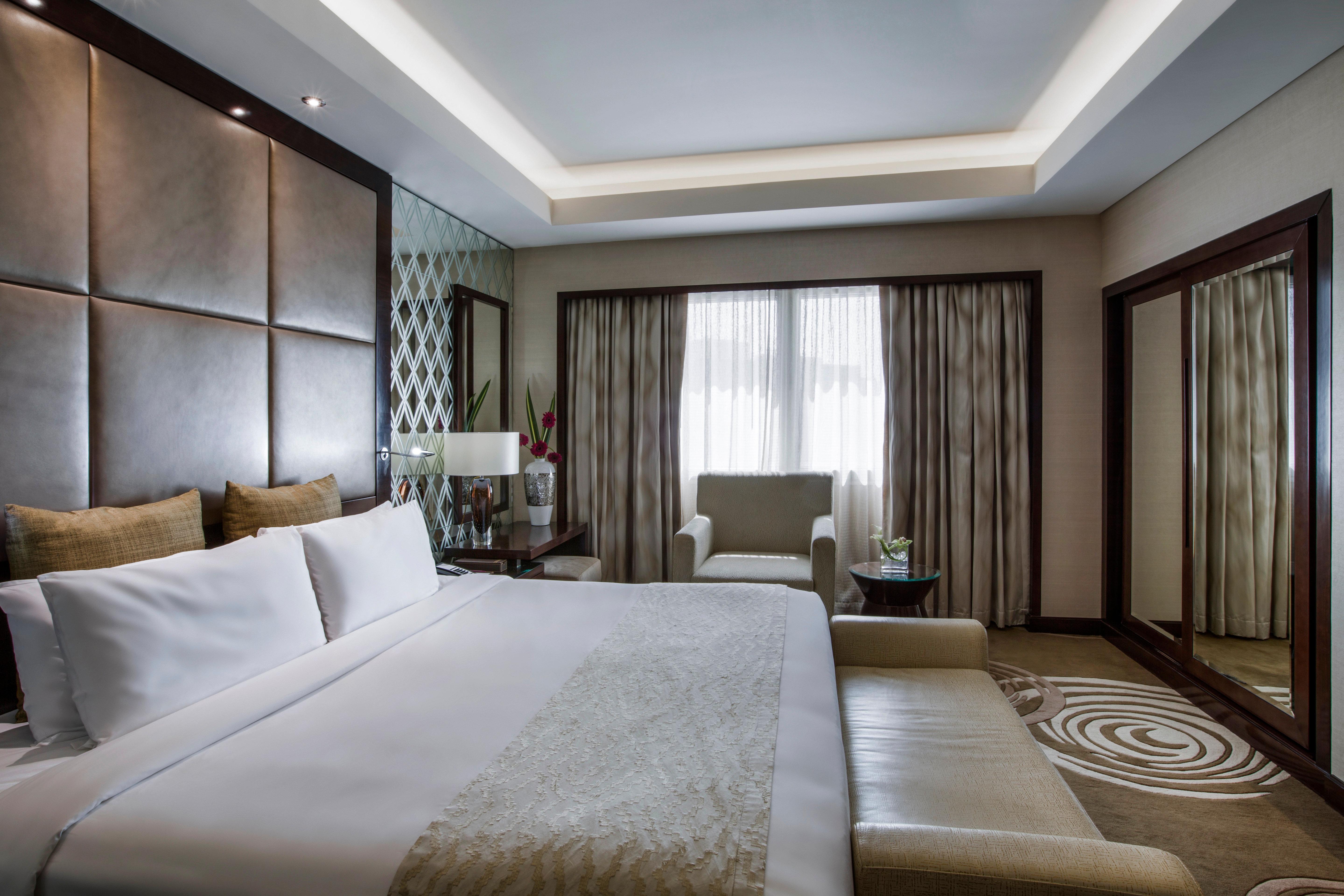 Crowne Plaza Dubai Deira By Ihg Hotell Eksteriør bilde A bedroom at the Taj Mahal Palace