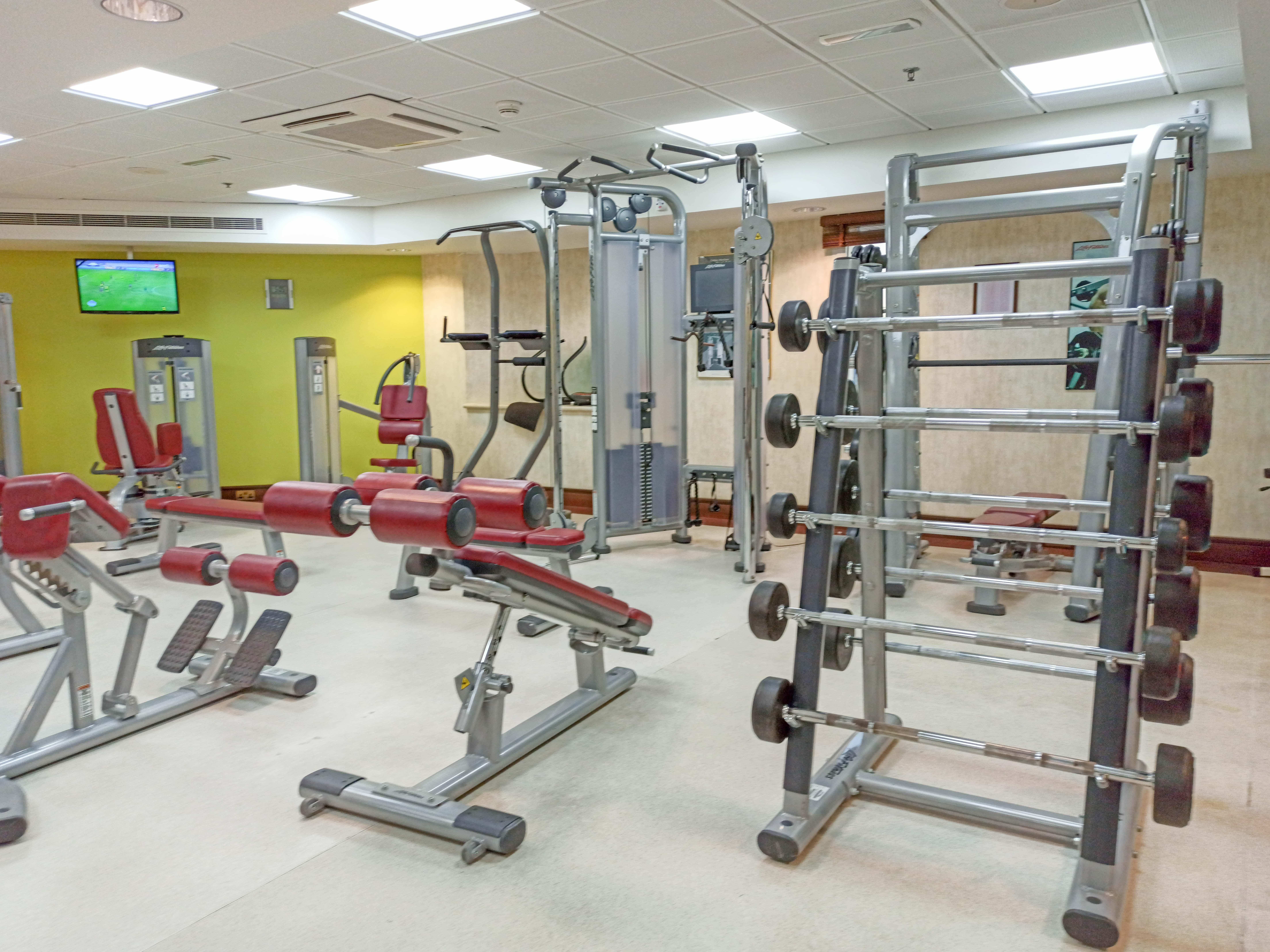 Crowne Plaza Dubai Deira By Ihg Hotell Eksteriør bilde The gym at the hospital