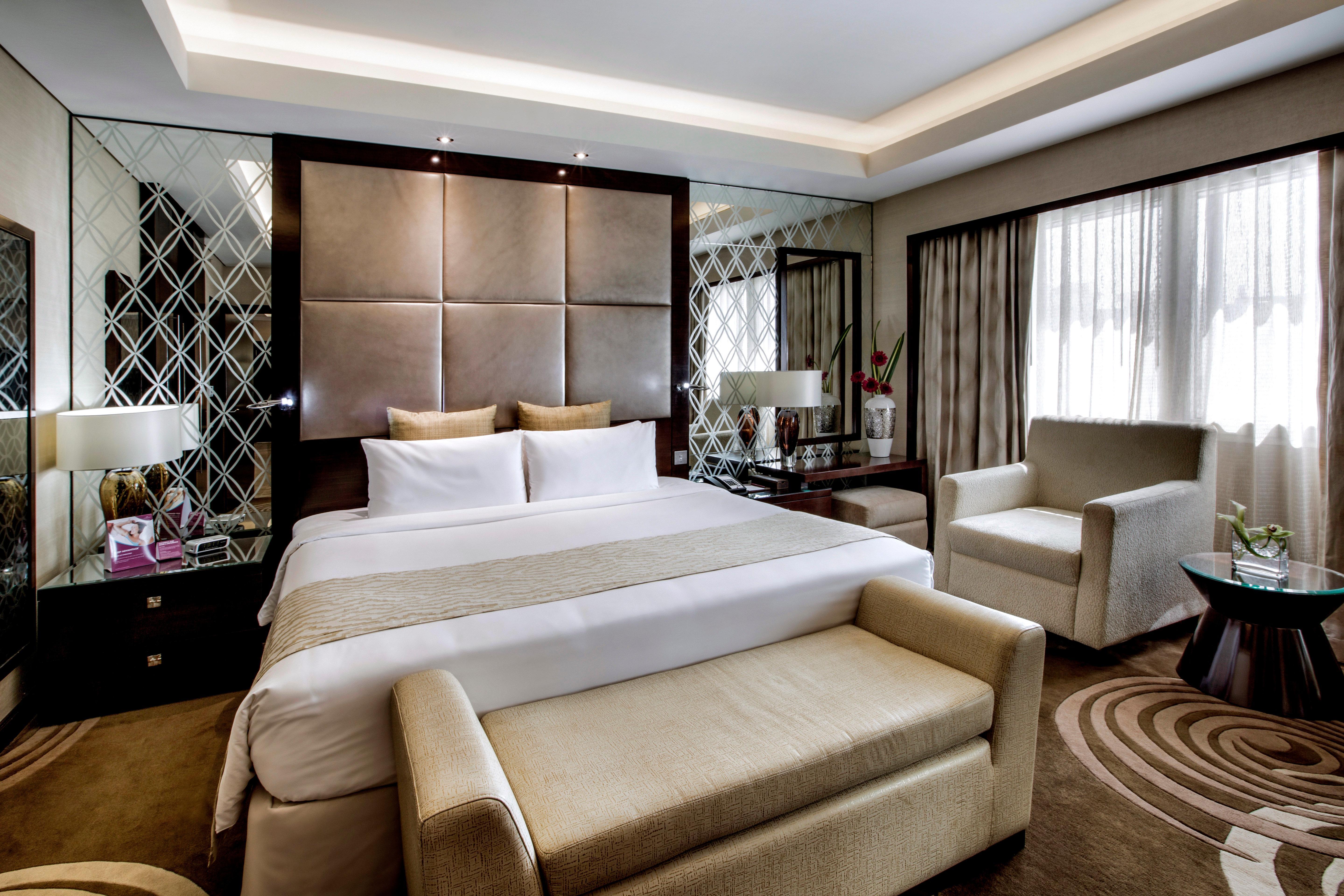 Crowne Plaza Dubai Deira By Ihg Hotell Eksteriør bilde A bedroom at the Taj Mahal Palace, Mumbai