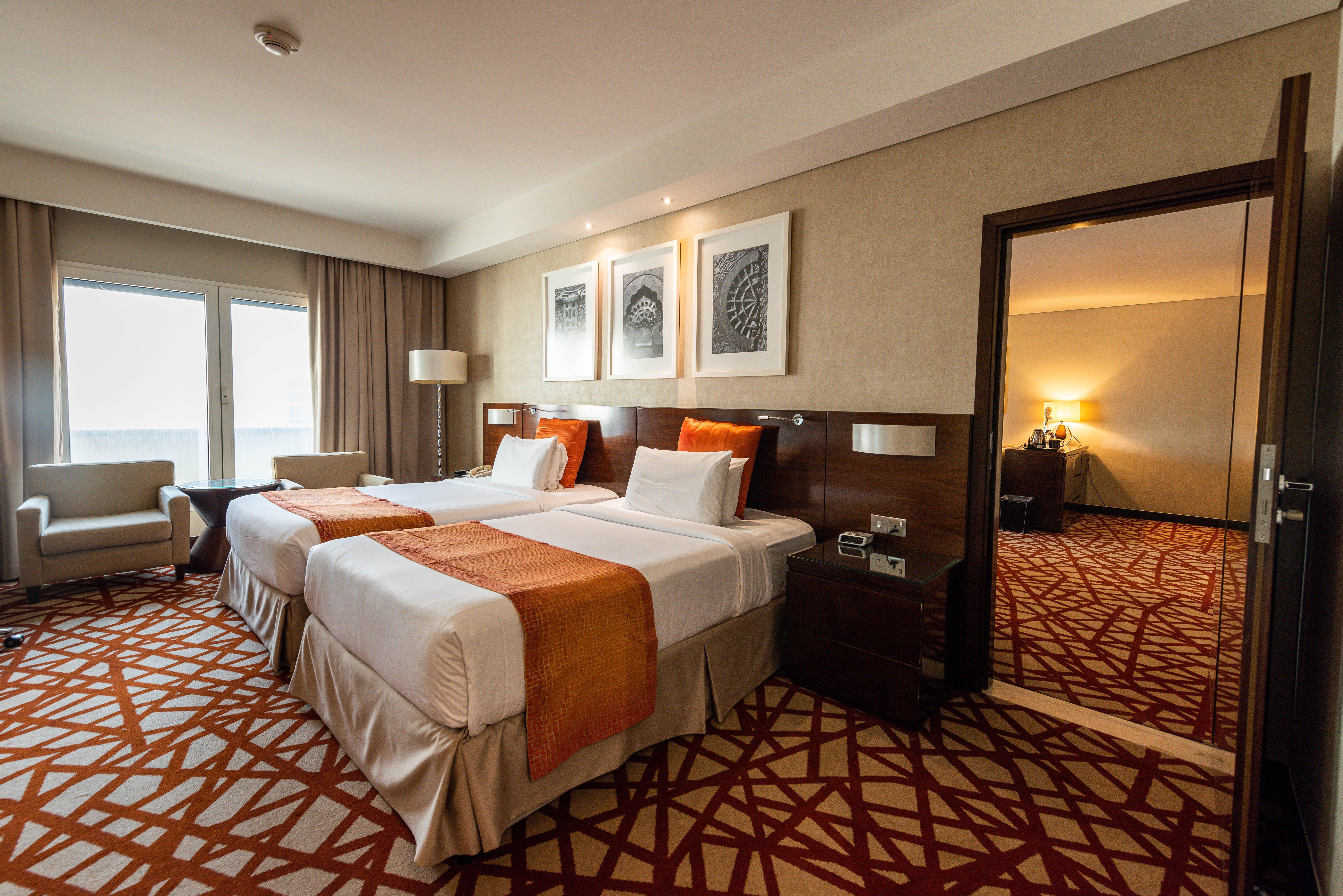 Crowne Plaza Dubai Deira By Ihg Hotell Eksteriør bilde A room at the hotel