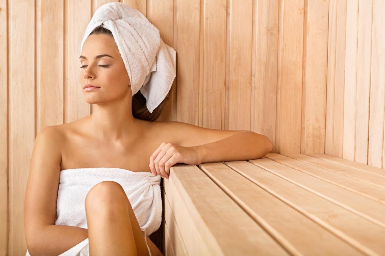 Crowne Plaza Dubai Deira By Ihg Hotell Eksteriør bilde Sauna bathing